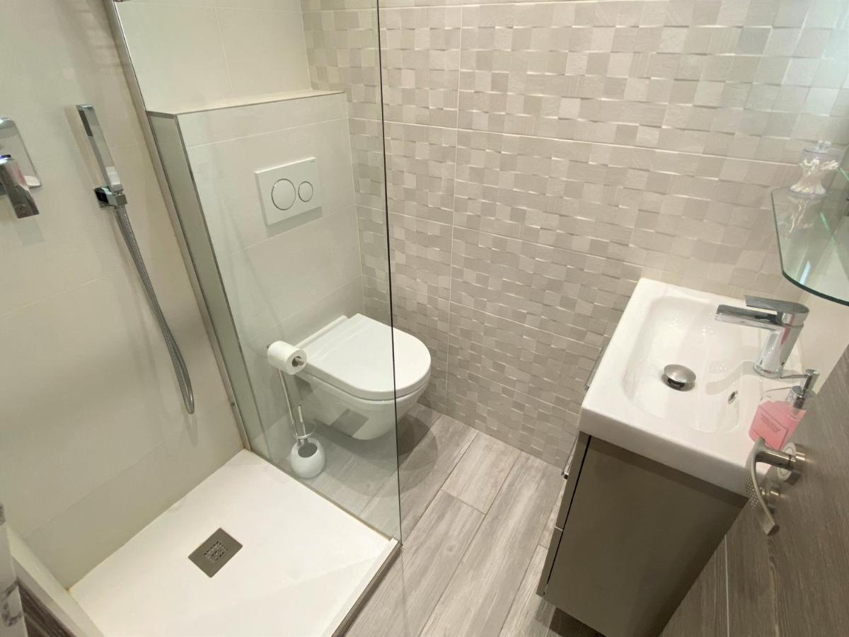 Nice Centre Flat - Modern, Quiet And Brand New Екстер'єр фото